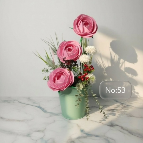 No:53 Seni Seviyorum Temalı Mint Metal Saksıda El Yapımı Pembe Gül Arajmanı